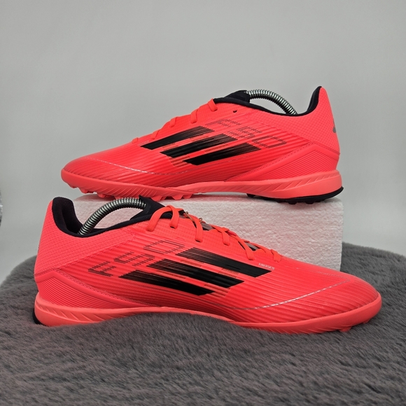 New adidas F50 League TF Men\'s Soccer Shoes Size 11